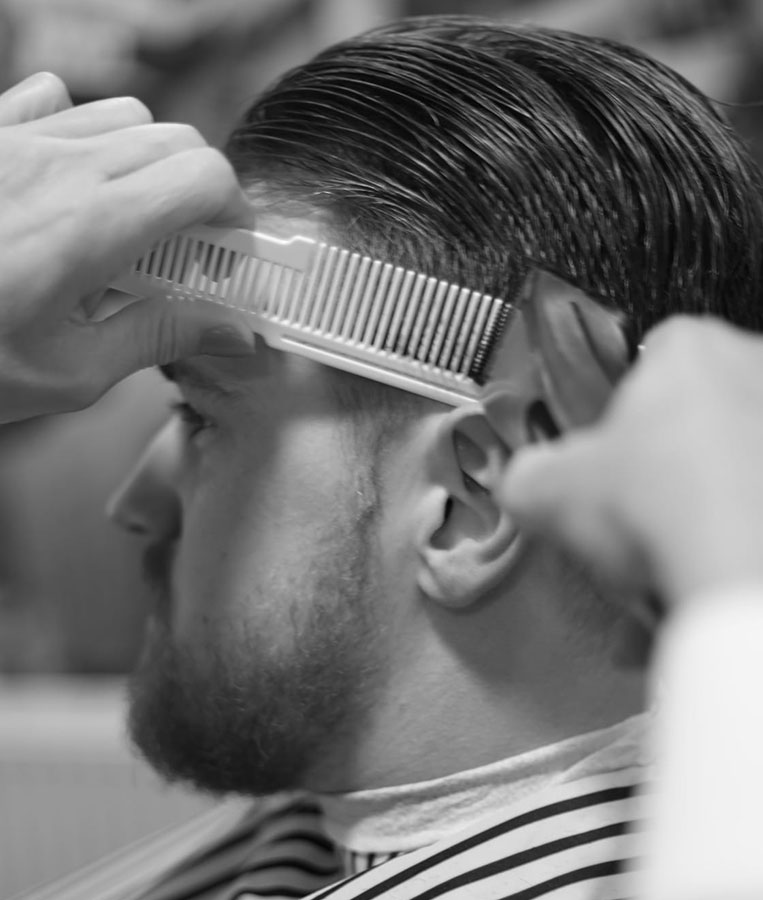 De echte mannenkapper en barbier in Assen